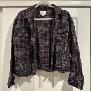 American Eagle Outfitters Women's Plaid cropped flannel